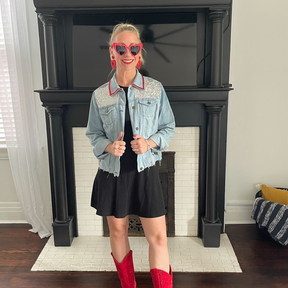 Taylor Swift Eras Tour Custom-Made “Red” Album Rhinestone Denim Jacket 💎❤️ - Picture 4 of 6